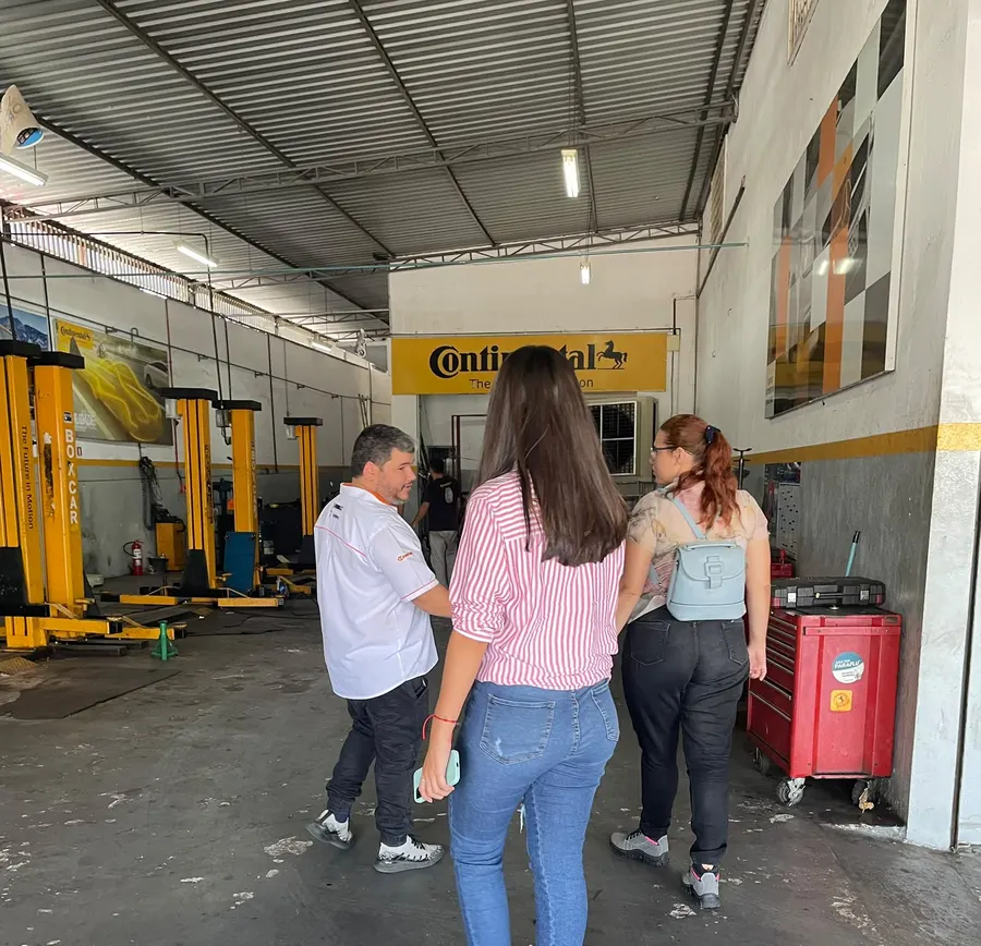 Equipe da FRTB em campo